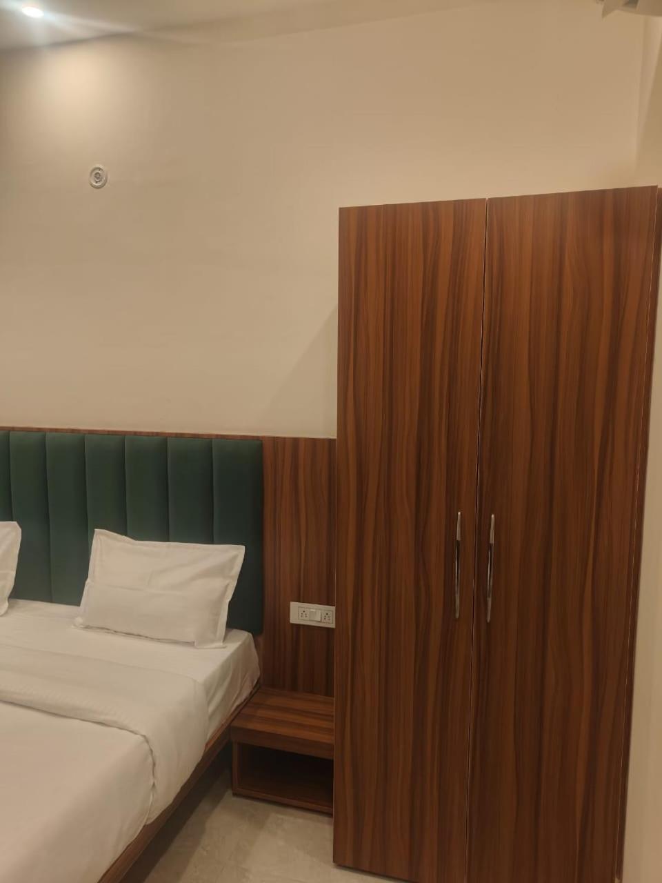 Aroma Resort Rishīkesh Esterno foto