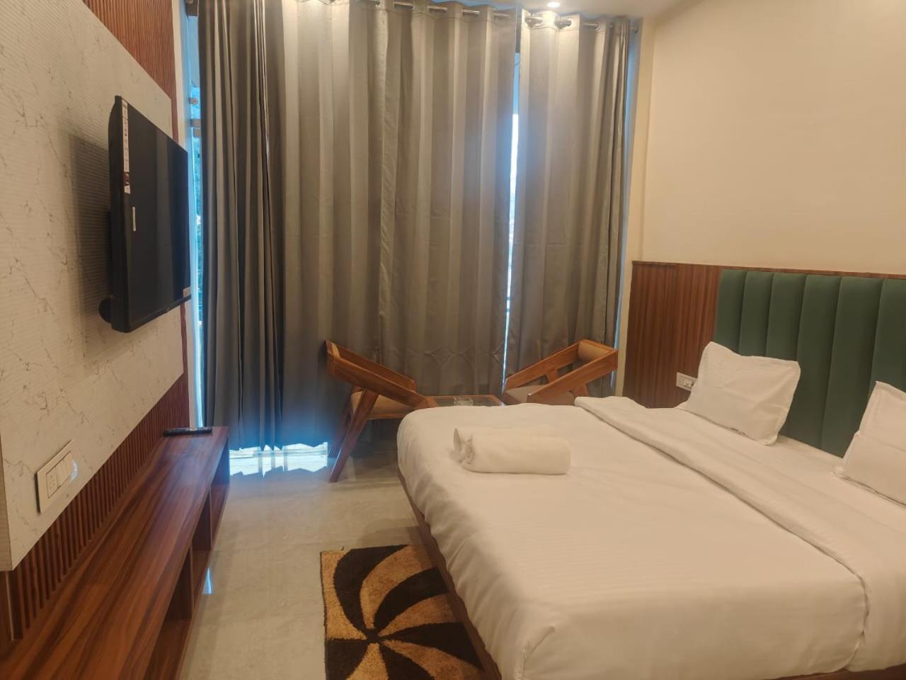 Aroma Resort Rishīkesh Esterno foto