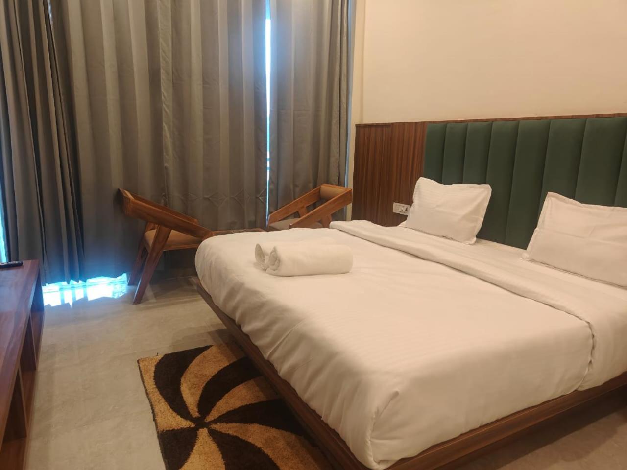 Aroma Resort Rishīkesh Esterno foto