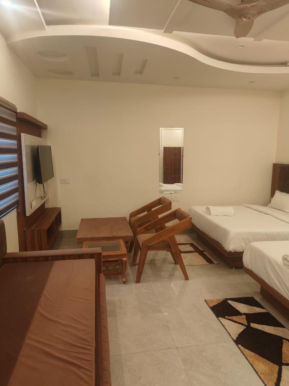 Aroma Resort Rishīkesh Esterno foto